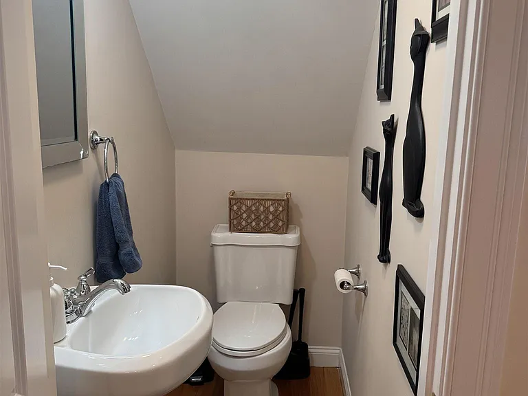 9 Winthrop Ct #1 — Photo 5