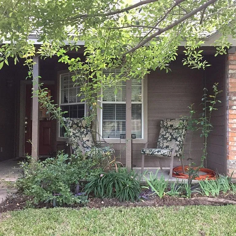 Front porch - 1402 Sunset Dr
