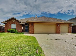 1717 SW 32nd St, Moore, OK 73160