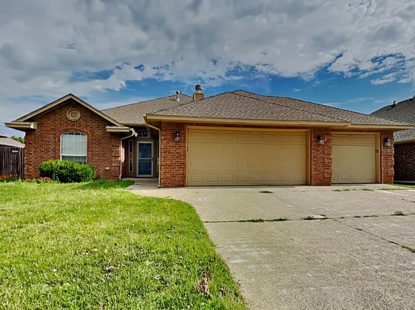 1717 SW 32nd St, Moore, OK 73160