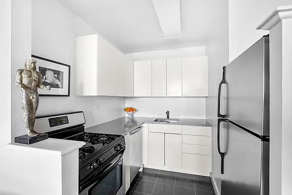 Sold by Compass | media 7