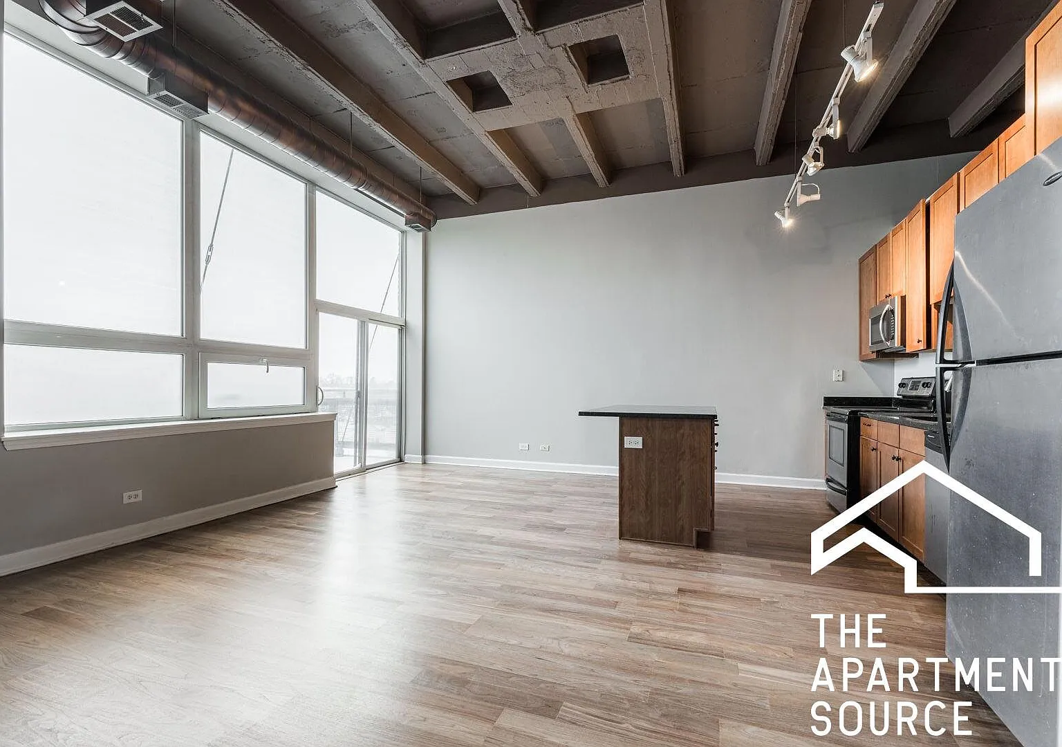 4131 W Belmont Ave — Photo 1