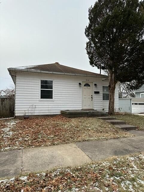 1st image of 910 Orange St