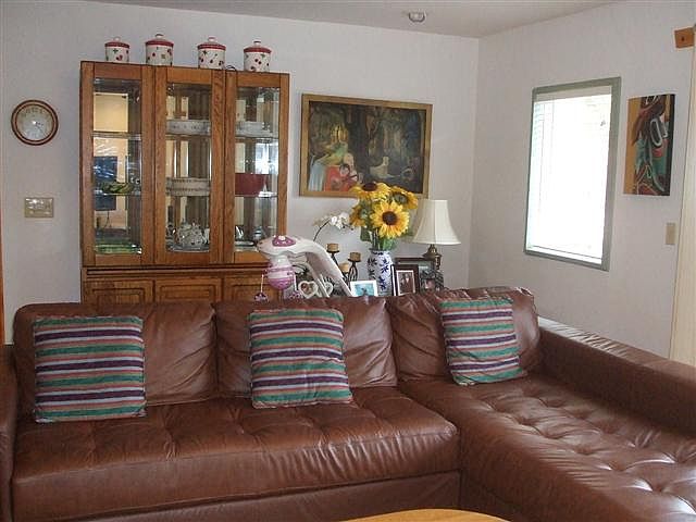 2nd image of 373 Discovery Rd