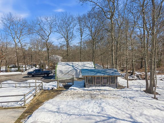 4th image of 2944 Anderson Dr