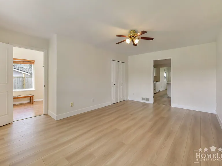 6375 187a St #UPPER HOUSE — Photo 31