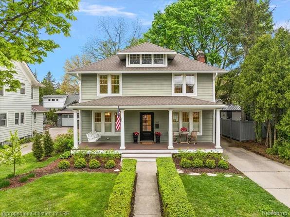 567 Oakland Ave, Birmingham, MI 48009