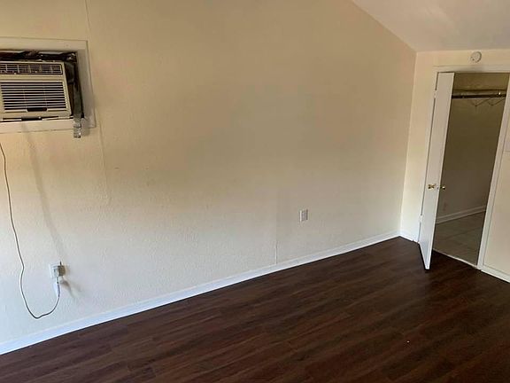 3rd image of 627 McLaughlin Ave