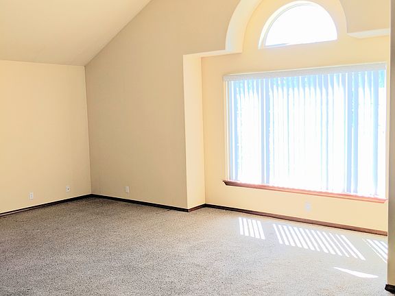 5th image of 54 Florence Ct