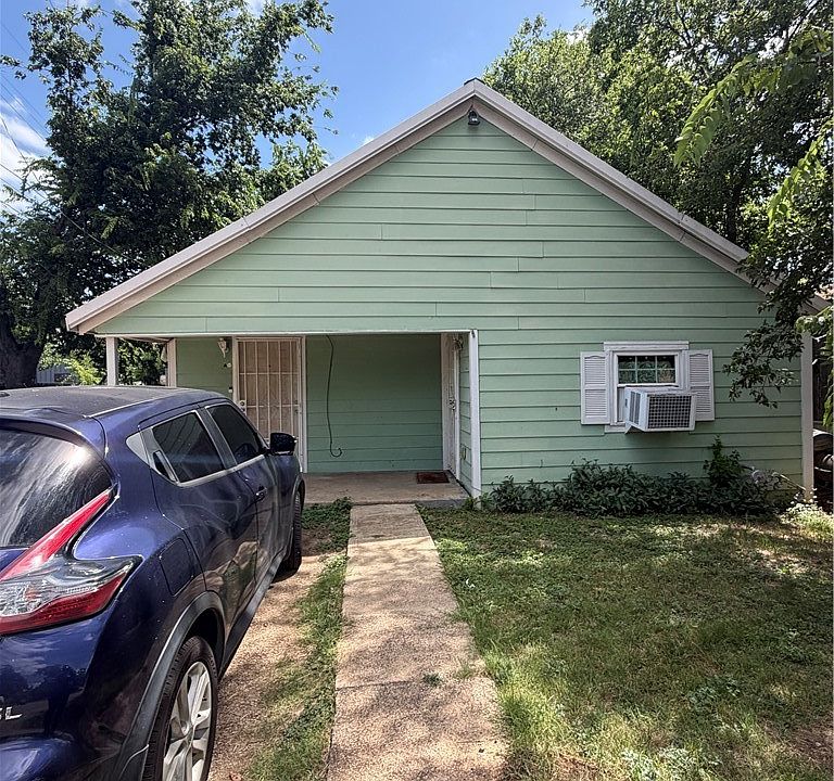 1st image of 526 W Avenue C