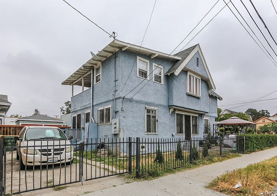 2nd image of 2325 S Catalina St