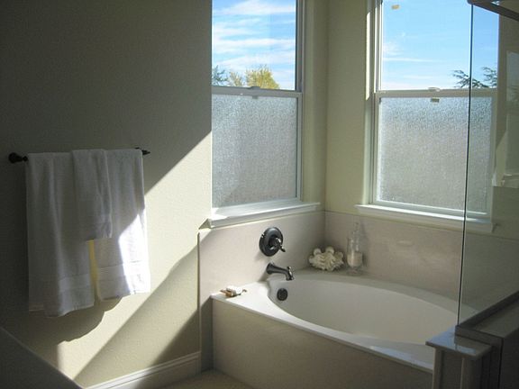 5th image of 990 Allison Ave