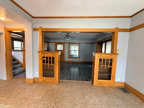 4th image of 609 1st Ave SE