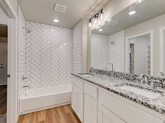 5th image of 5518 Stonegate Cir