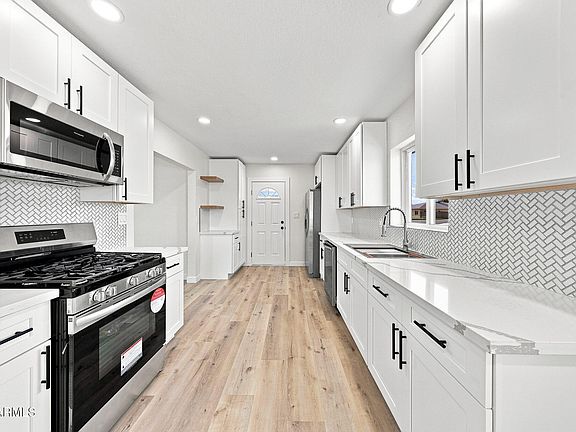 4th image of 2053 W HAZELWOOD Street