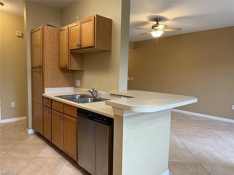 7945 Preserve Cir #523 — Photo 14
