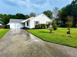 832 Garrow Rd, Newport News, VA 23608