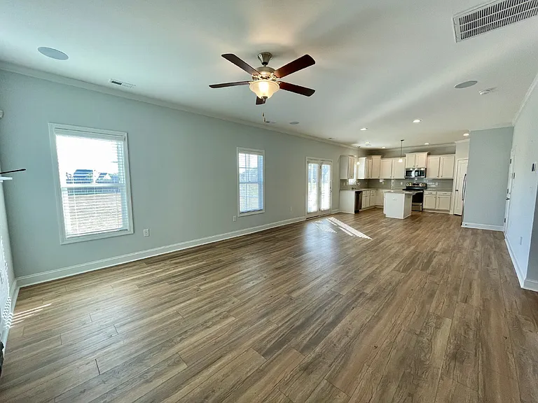 5137 Thruway Rd — Photo 29