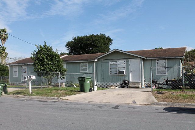 1st image of 15 Acapulco Ave