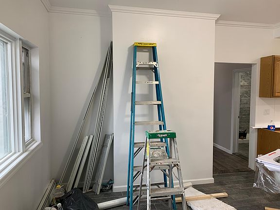4th image of 12 Cedar Pl APT 1
