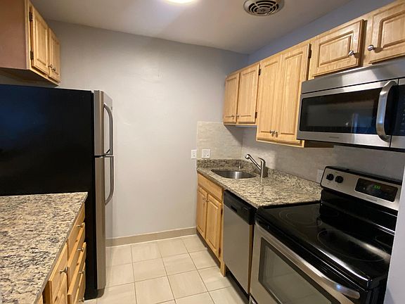 4th image of 210 Babcock St #17