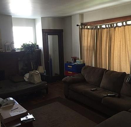 Different view of livingroom