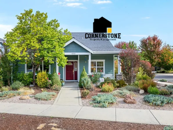 1033 Lithia Way, Talent, OR 97540