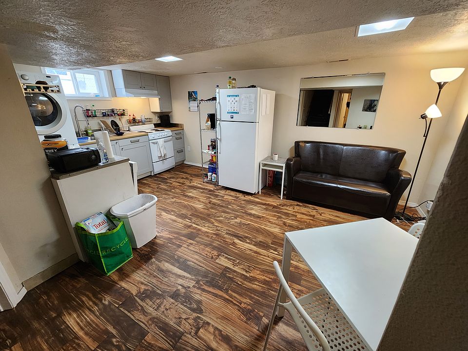 1st image of 882 W Montague Ave #Basement