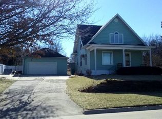 907 North St, Williamsburg, IA 52361