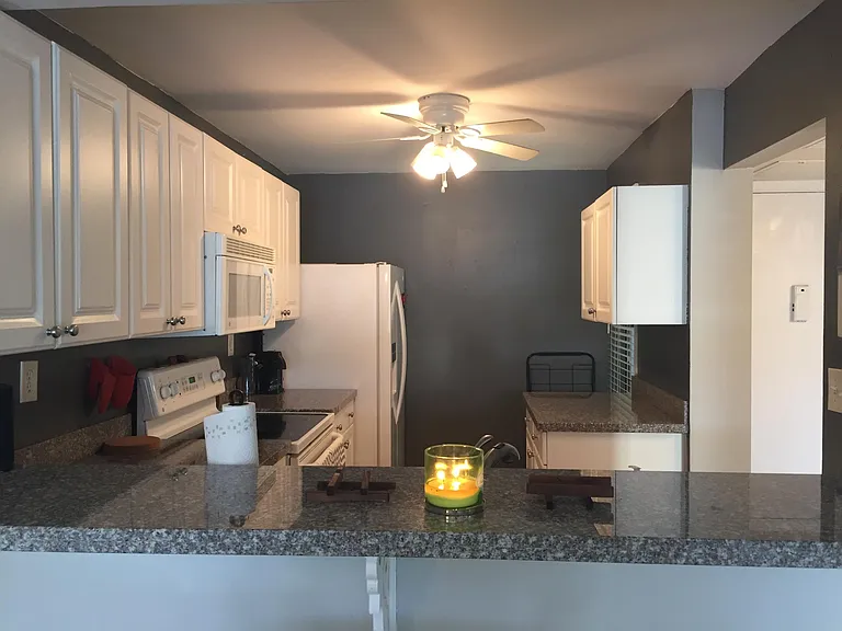 10 Royal Palm Way #2030 — Photo 3