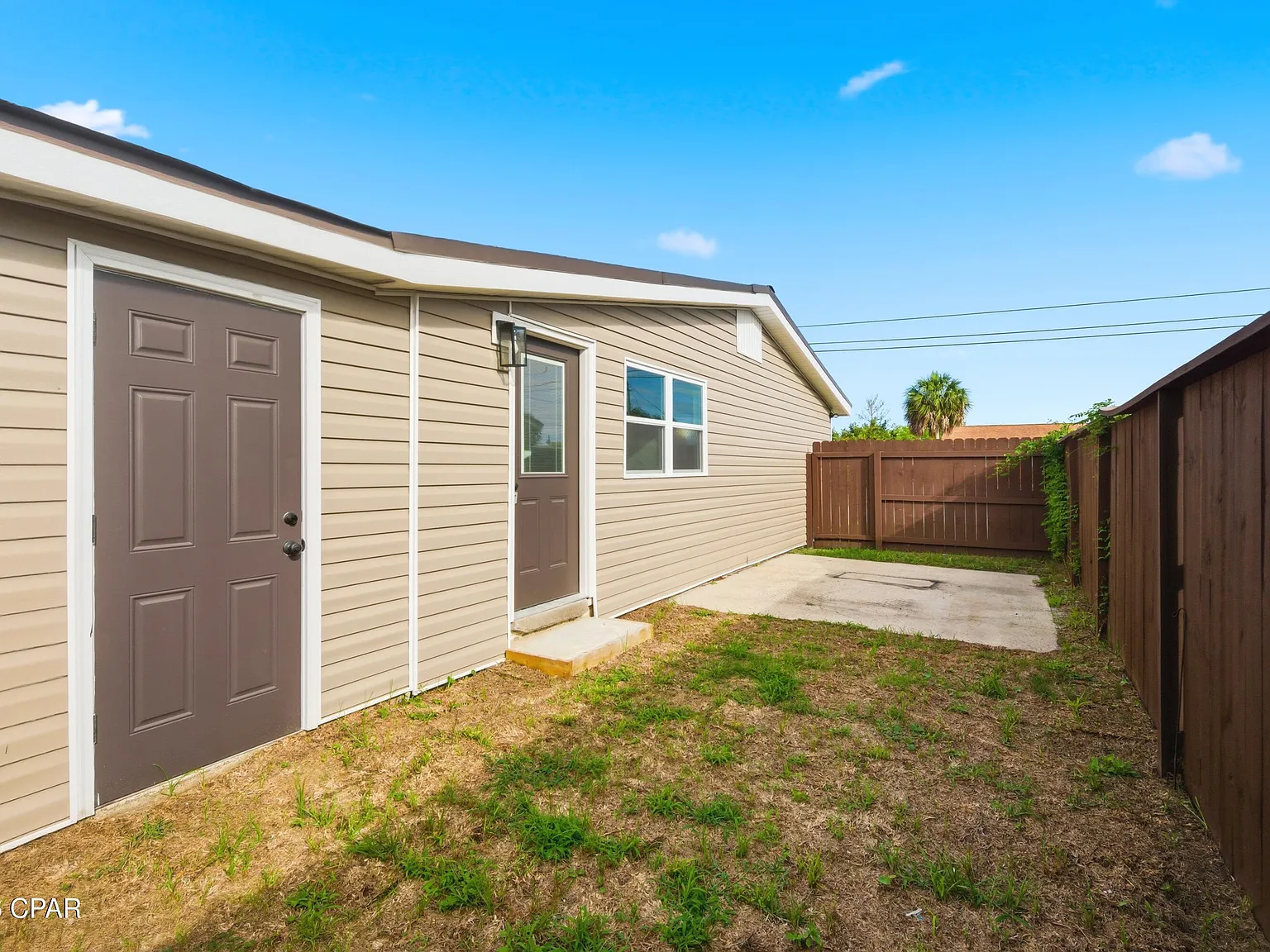3 bed, 1140 sqft, $1,800 — Photo 3