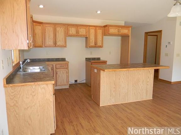 4th image of 124 Rosewood Ln