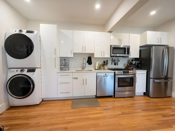 289 Walnut St #1, Stoughton, MA