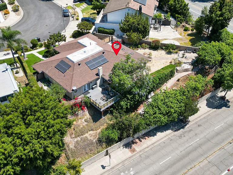 1800 Yermo Pl — Photo 4