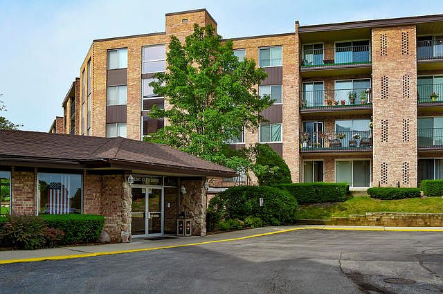 1st image of 1101 S Hunt Club Dr APT 402