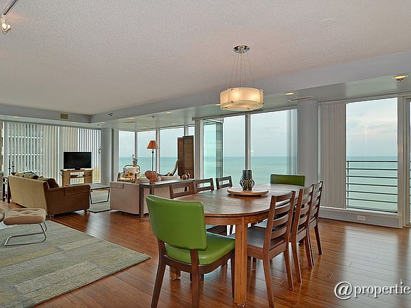 Living Room/Dining Room