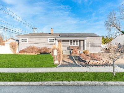 1093 Gardiner Drive, Bay Shore, NY, 11706