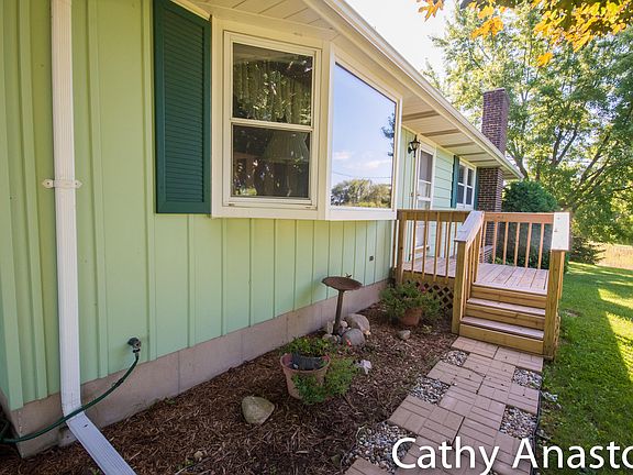 4th image of 15990 Algoma Ave NE
