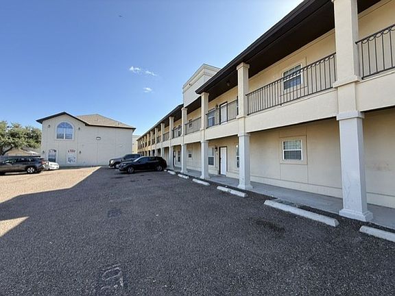 2nd image of 710 Alta Vista Dr #A117