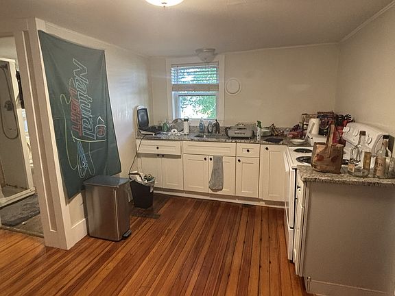 3rd image of 196 Triangle St #2