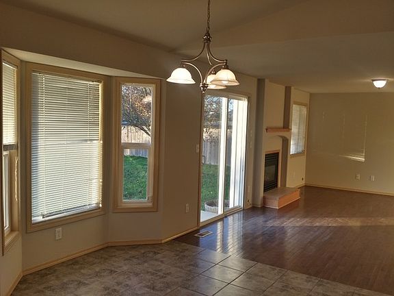 4th image of 706 Poplar Ln