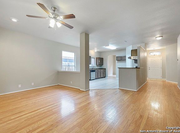4th image of 218 Tapwood Ln