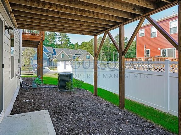 5th image of 107 Cross Country Way