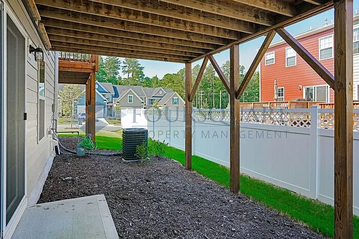 107 Cross Country Way — Photo 5