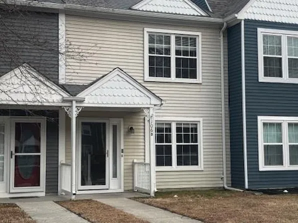 106 Heather Way APT D, Yorktown, VA 23693