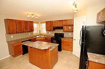 1038 Taradale Dr NE #M — Photo 6