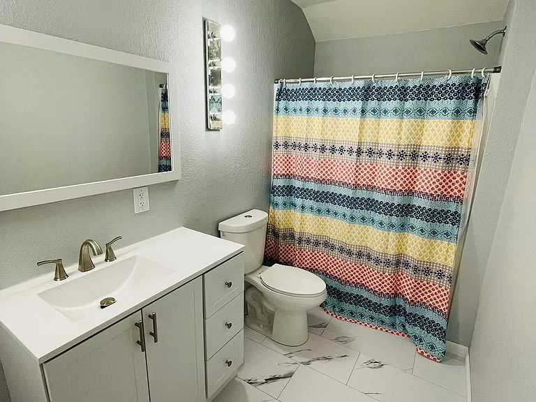Main bathroom