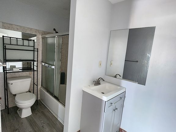 5th image of 24-16 32nd St #2