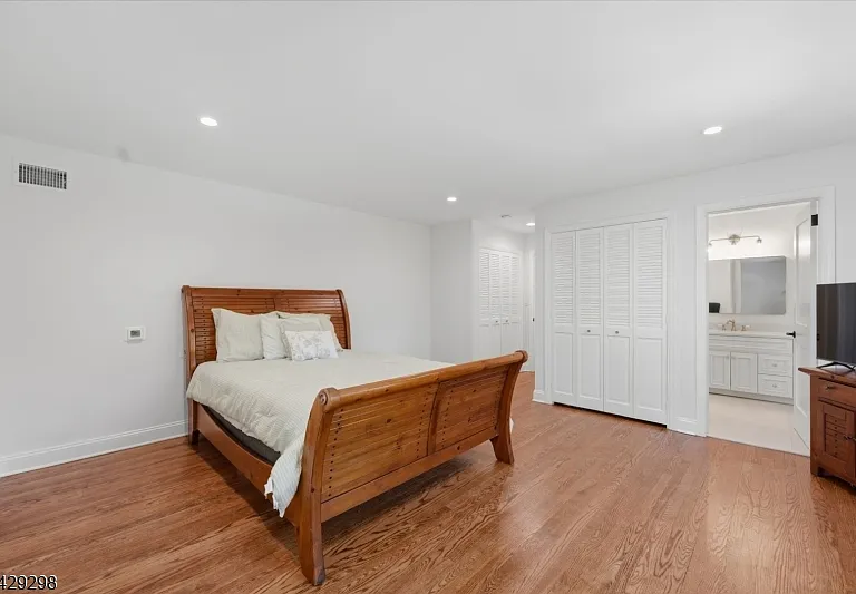18 Tennyson Dr — Photo 7