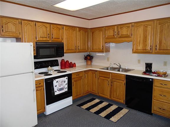 4th image of 604 Willow Dr